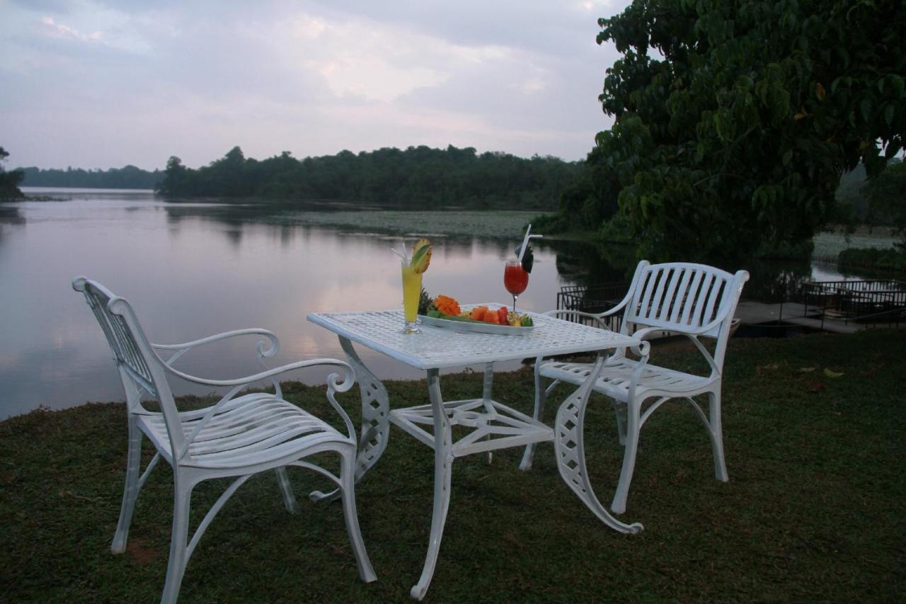 Sanu Lagoon Resort & Spa Tangalle Buitenkant foto